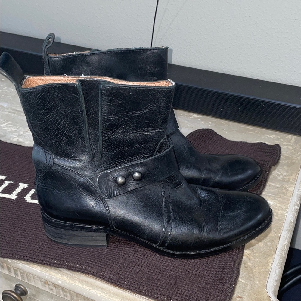 Lucchese Spirit Black Leather Ankle Boots - Picture 5 of 10